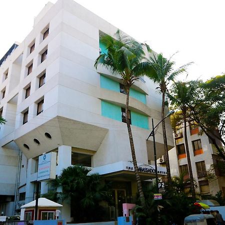 The Ambassador Hotel Púna Exteriér fotografie